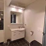 Sentrumsnaer Sokkelleilighet 公寓 Bardu