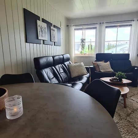 Sentrumsnaer Sokkelleilighet *