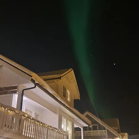 Apartment Sentrumsnaer Sokkelleilighet