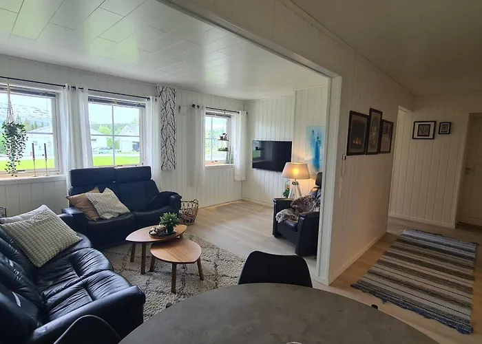 Sentrumsnaer Sokkelleilighet Lejlighed *