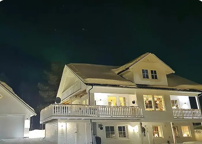 Lejlighed Sentrumsnaer Sokkelleilighet *