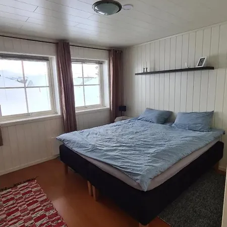 Sentrumsnaer Sokkelleilighet *